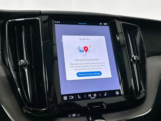 Photo of 2025 White Volvo XC60