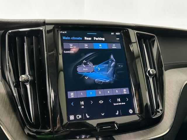 Photo of 2025 White Volvo XC60