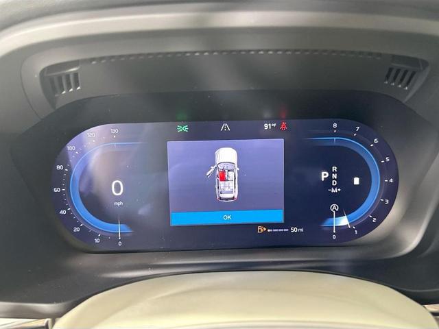 Photo of 2025 Crystal White Metallic Volvo XC60