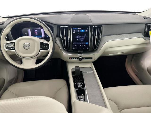Photo of 2025 Crystal White Metallic Volvo XC60