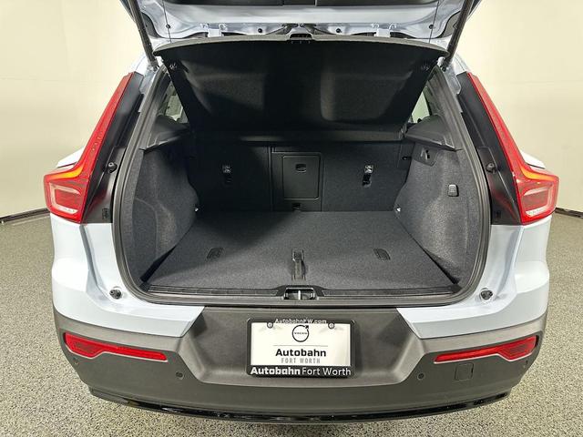 Photo of 2026 Cloud 9 White Volvo XC40