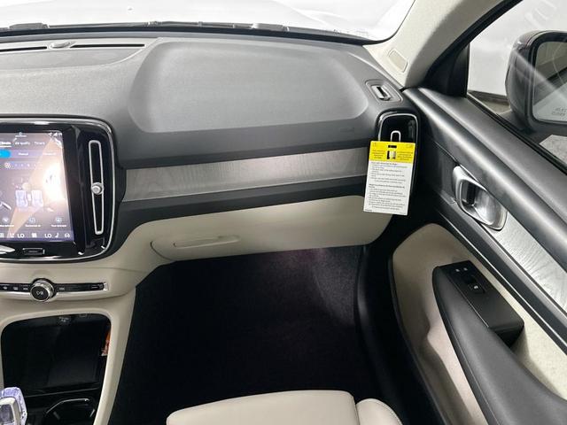 Photo of 2026 Cloud 9 White Volvo XC40