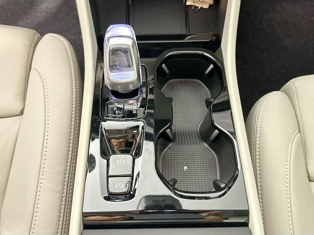 Photo of 2026 Cloud 9 White Volvo XC40