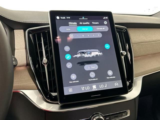 Photo of 2025 COL70700 Volvo XC90 Plug-In Hybrid