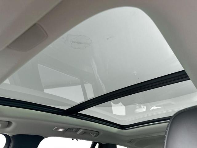 Photo of 2025 Crystal White Metallic Volvo XC90 Plug-In Hybrid