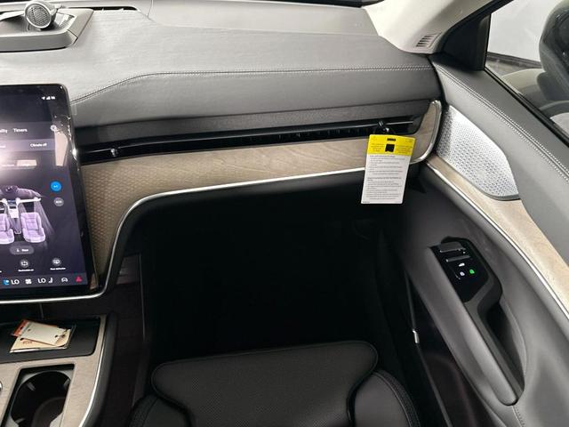 Photo of 2025 COL72300 Volvo EX90