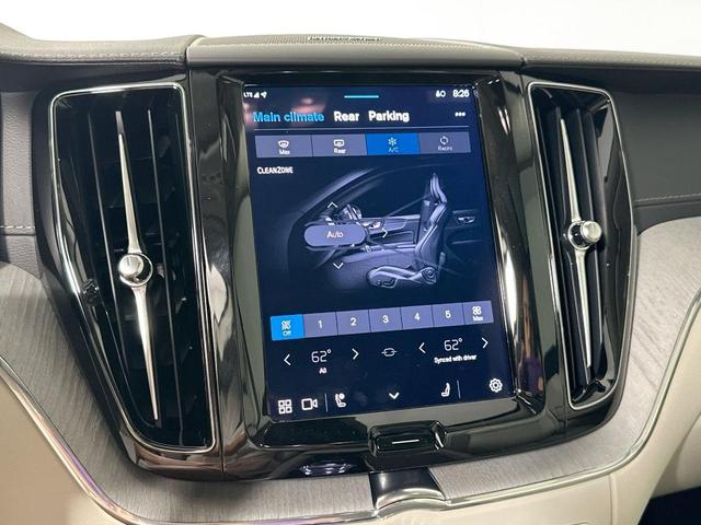 Photo of 2025 Metallic Volvo XC60