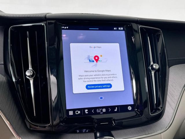 Photo of 2025 Metallic Volvo XC60