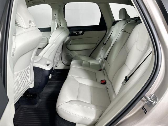 Photo of 2025 Bright Volvo XC60