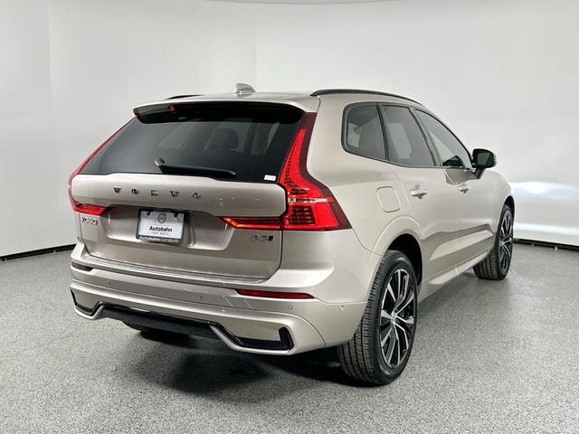 Photo of 2025 Bright Volvo XC60