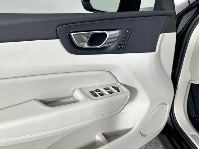 Photo of 2025 Black Volvo XC60 Plug-In Hybrid