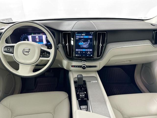 Photo of 2025 Black Volvo XC60 Plug-In Hybrid