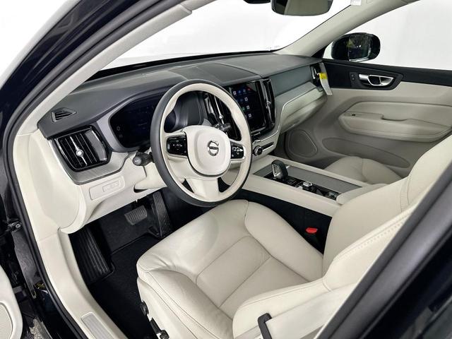 Photo of 2025 Black Volvo XC60 Plug-In Hybrid