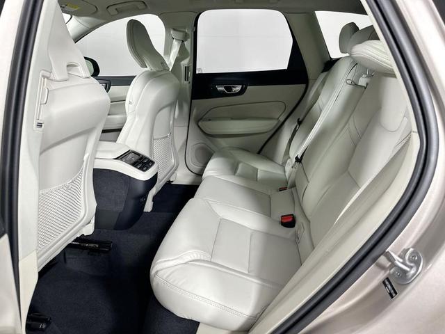 Photo of 2025 Bright Volvo XC60