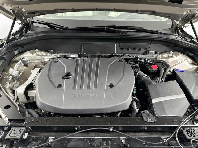 Photo of 2025 Bright Volvo XC60