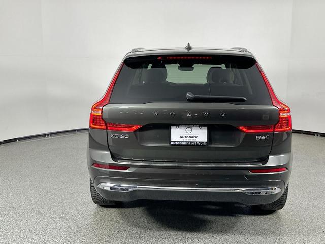 Photo of 2022 Pine Gray Metallic Volvo XC60