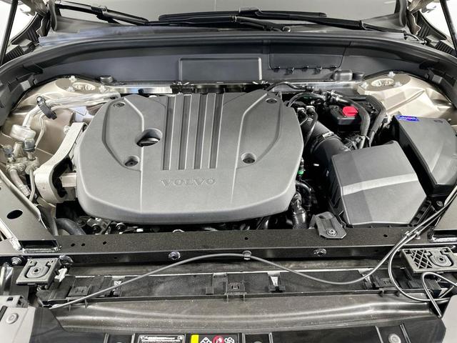 Photo of 2025 Bright Volvo XC60