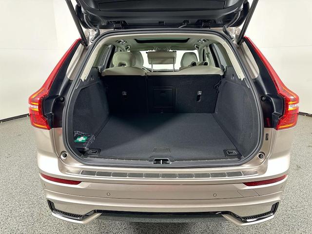 Photo of 2025 Bright Volvo XC60
