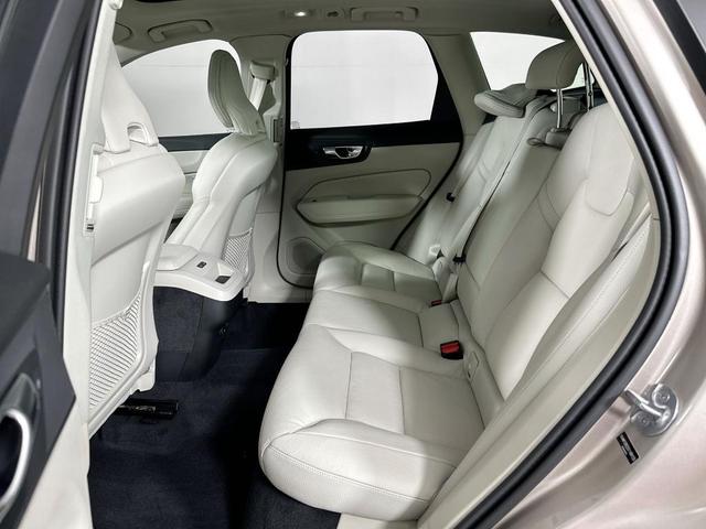 Photo of 2025 Bright Volvo XC60
