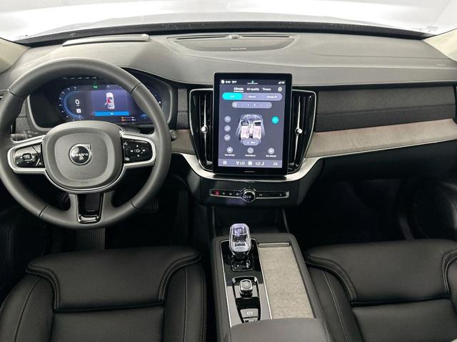 Photo of 2025 COL72300 Volvo XC90 Plug-In Hybrid