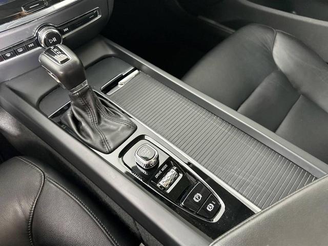 Photo of 2020 Osmium Gray Metallic Volvo S60