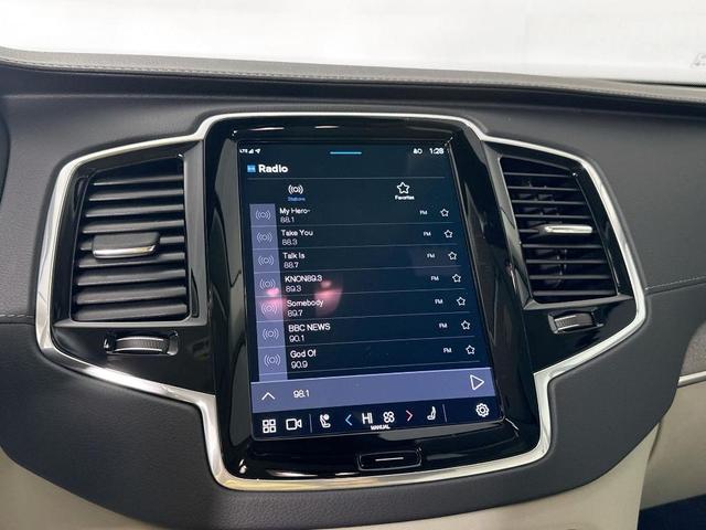 Photo of 2025 Blue Volvo XC90 Plug-In Hybrid