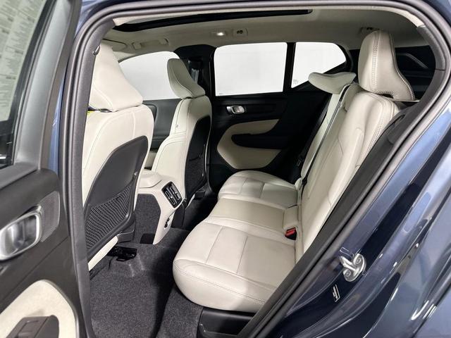 Photo of 2026 Denim Blue Volvo XC40