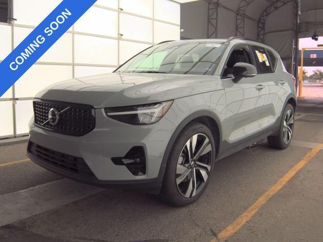 2025 Volvo XC40