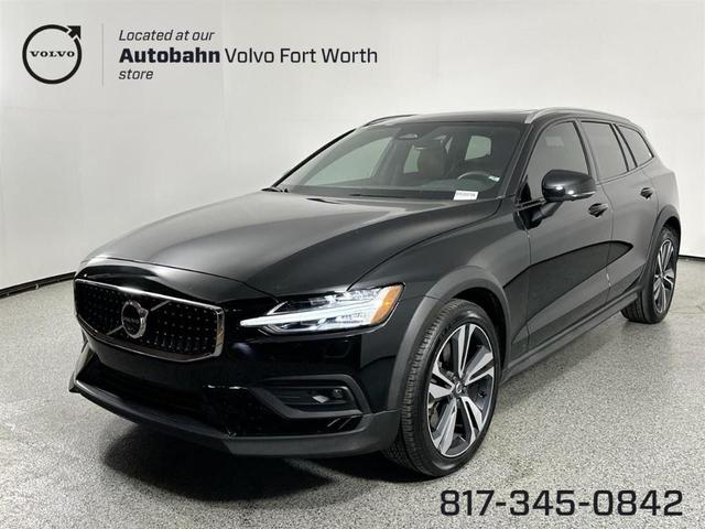 2023 Volvo V60 Cross Country