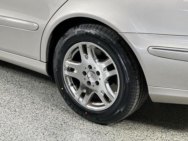 Photo of 2004 Pewter Metallic Mercedes-Benz E-Class
