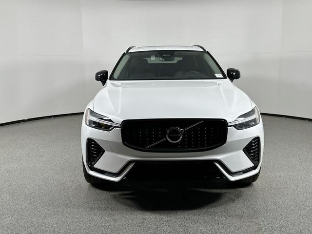 Photo of 2025 Crystal White Metallic Volvo XC60 Plug-In Hybrid