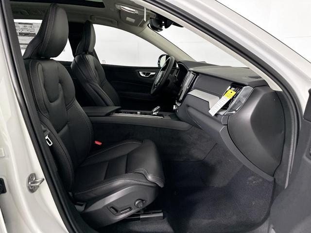 Photo of 2025 Crystal White Metallic Volvo XC60 Plug-In Hybrid
