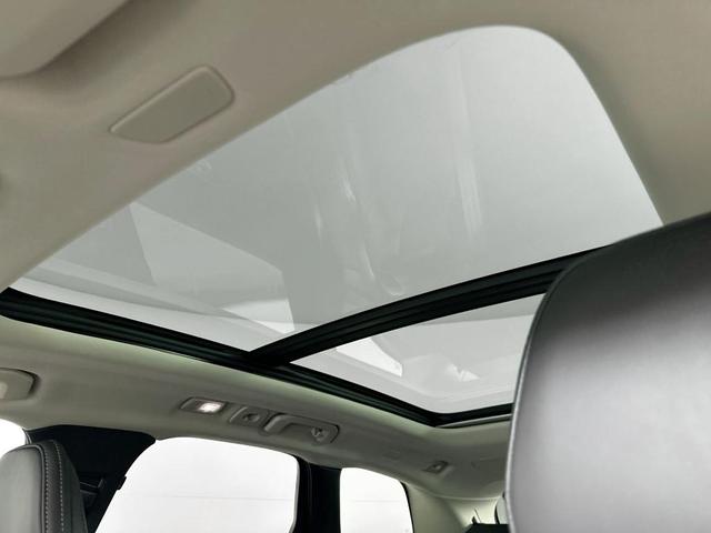 Photo of 2025 Crystal White Metallic Volvo XC60 Plug-In Hybrid