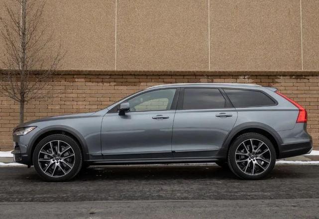 2020 Volvo V90 Cross Country