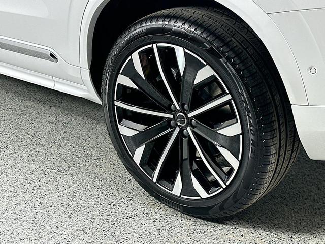 Photo of 2025 COL70700 Volvo XC90 Plug-In Hybrid