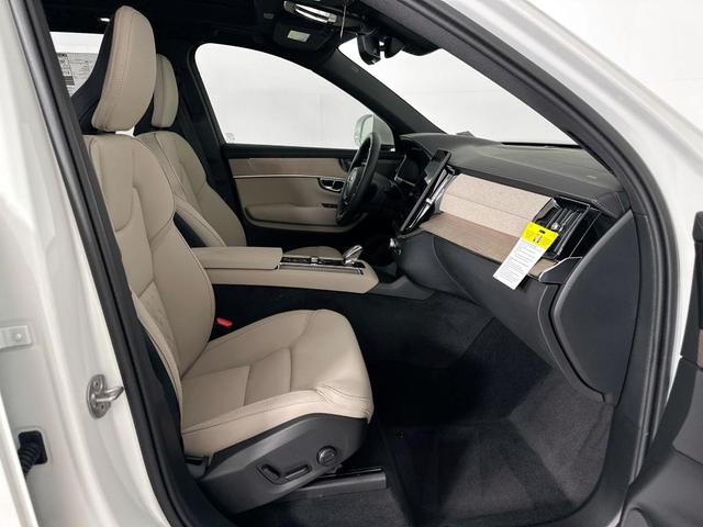 Photo of 2025 COL70700 Volvo XC90 Plug-In Hybrid