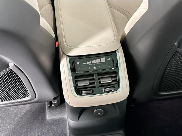 Photo of 2025 COL70700 Volvo XC90 Plug-In Hybrid