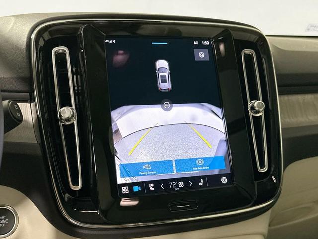 Photo of 2025 Crystal White Pearl Volvo XC40