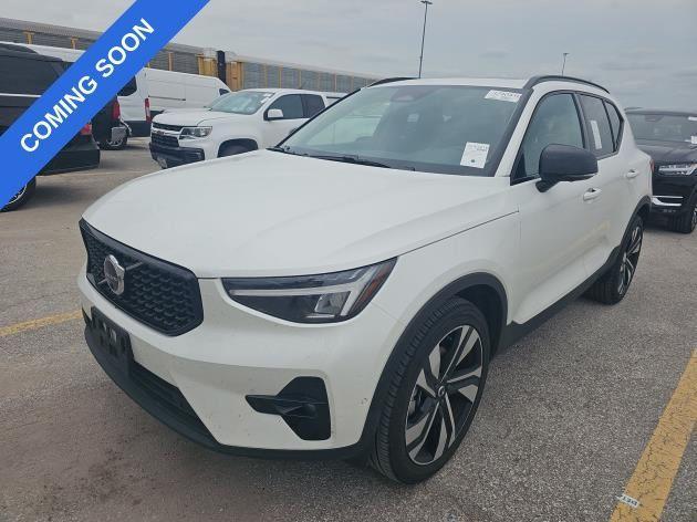 2025 Volvo XC40