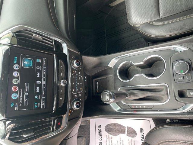 Photo of 2019 Iridescent Pearl Tricoat Chevrolet Traverse