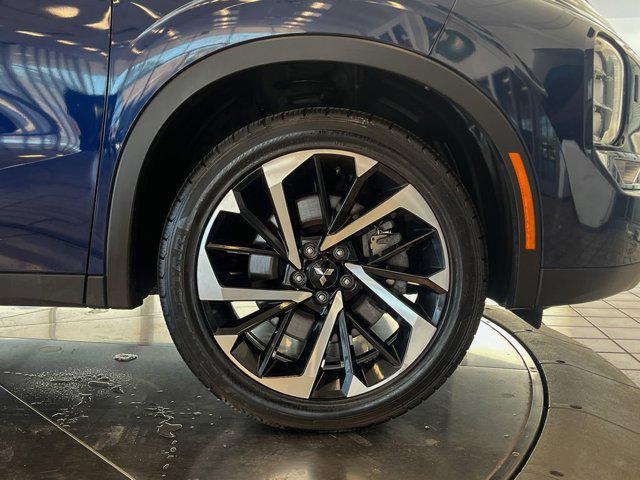 Photo of 2022 Blue Mitsubishi Outlander