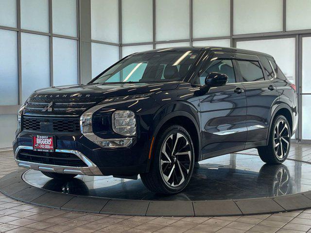 Photo of 2022 Blue Mitsubishi Outlander