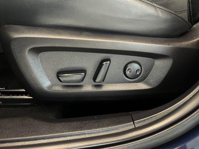 Photo of 2022 Blue Mitsubishi Outlander