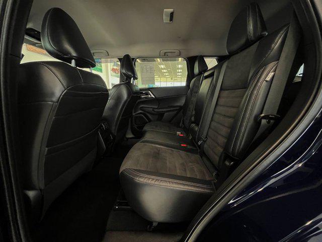 Photo of 2022 Blue Mitsubishi Outlander