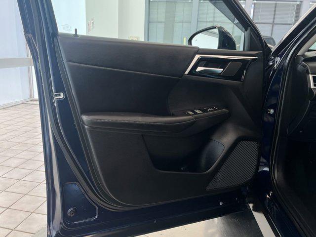 Photo of 2022 Blue Mitsubishi Outlander
