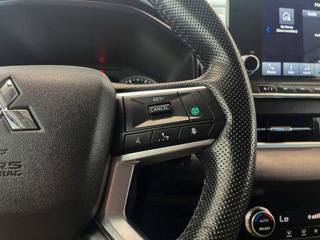 Photo of 2022 Blue Mitsubishi Outlander