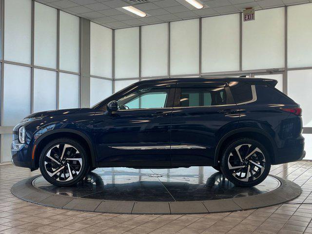 Photo of 2022 Blue Mitsubishi Outlander