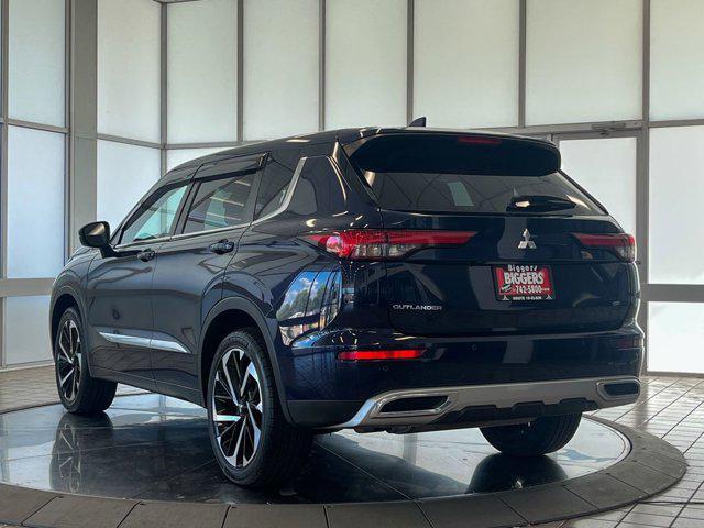 Photo of 2022 Blue Mitsubishi Outlander