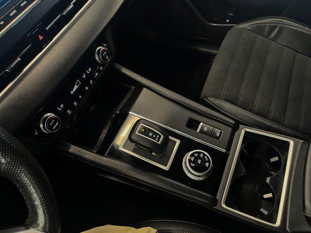 Photo of 2022 Blue Mitsubishi Outlander