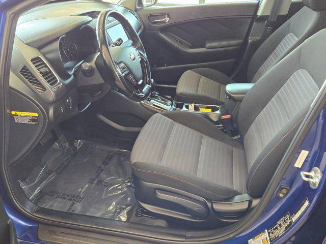 Photo of 2017 Deep Sea Blue Kia Forte